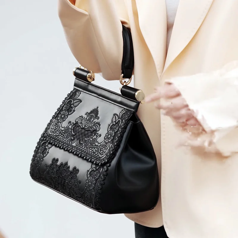 VM FASHION KISS 2024 Lace Design Top-Handle Bags Women Frame Handbag Hollow Out Microfiber Messenger Bag Material High Quality