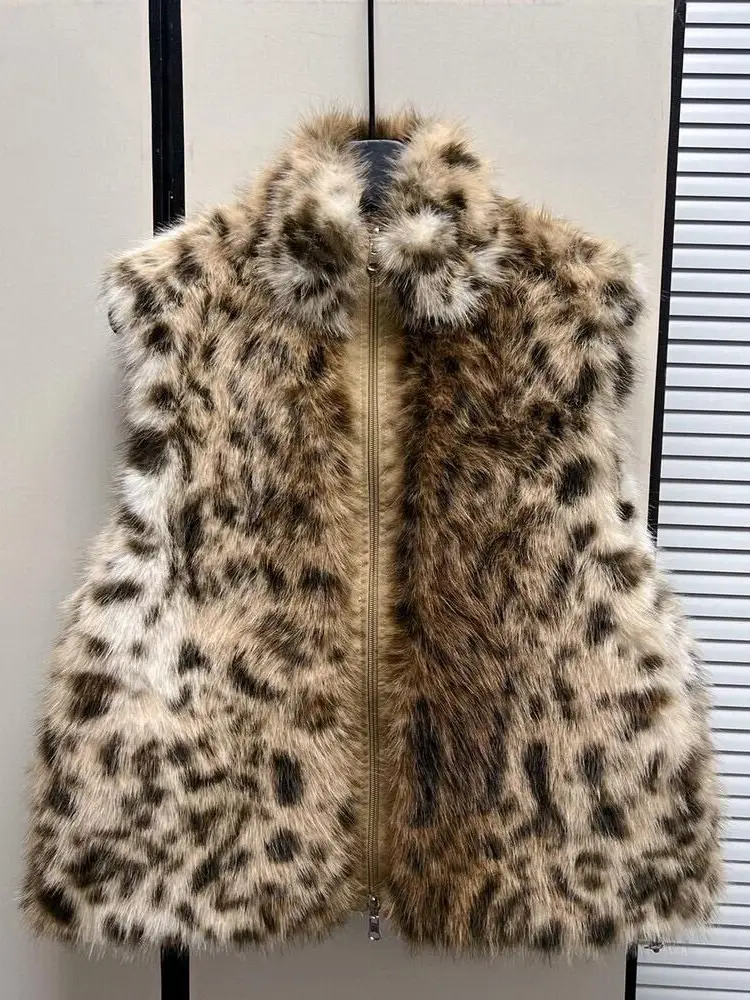 سترة نسائية بطبعة الفهد على الوجهين لخريف وشتاء 2025 ملابس خارجية جديدة صديقة للبيئة من الفرو والجلد