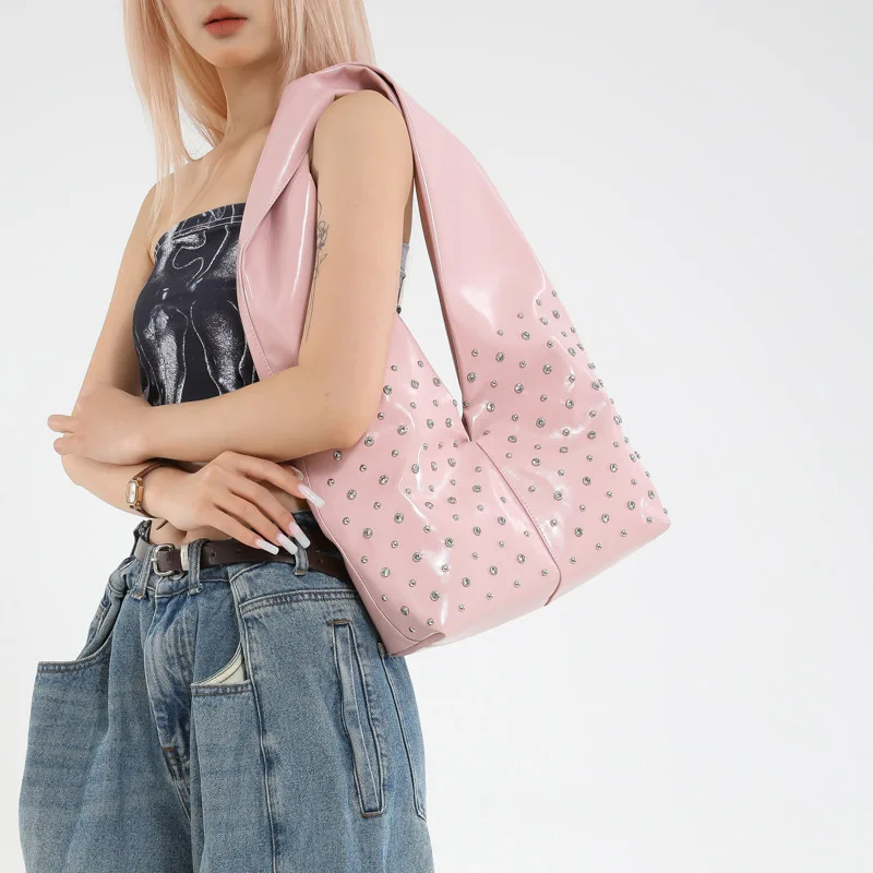 Original European And American Metal Rivet Large Capacity Shoulder Bags Fashionable Personalized Light Luxury Women's Bag Trendy