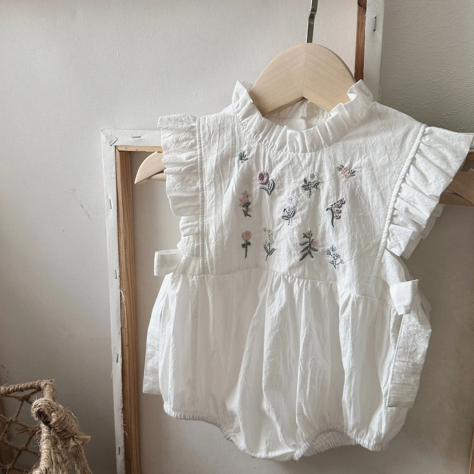 Summer Fashion Newborn Baby Embroidery Floral Sleeveless Bodysuit Girl Infant Bow Flower Loose Casual Onesie Kid Cotton Clothes