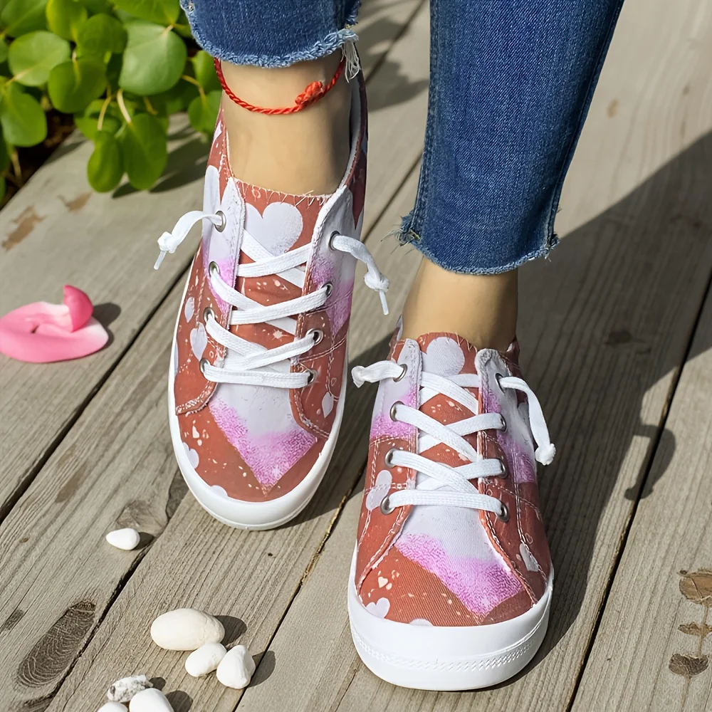 Par de Zapatillas Deportivas Casuales para Mujer, Zapatos para Caminar, Zapatos Deportivos para Estudiantes, Nuevo Estampado de Corazón Rosa para Primavera 2026, Zapatos Cómodos de Suela Suave Sin Cordones, Regalo de Moda para el Día de San Valentín, Temporada de Viajes, Zapatos para Mujer