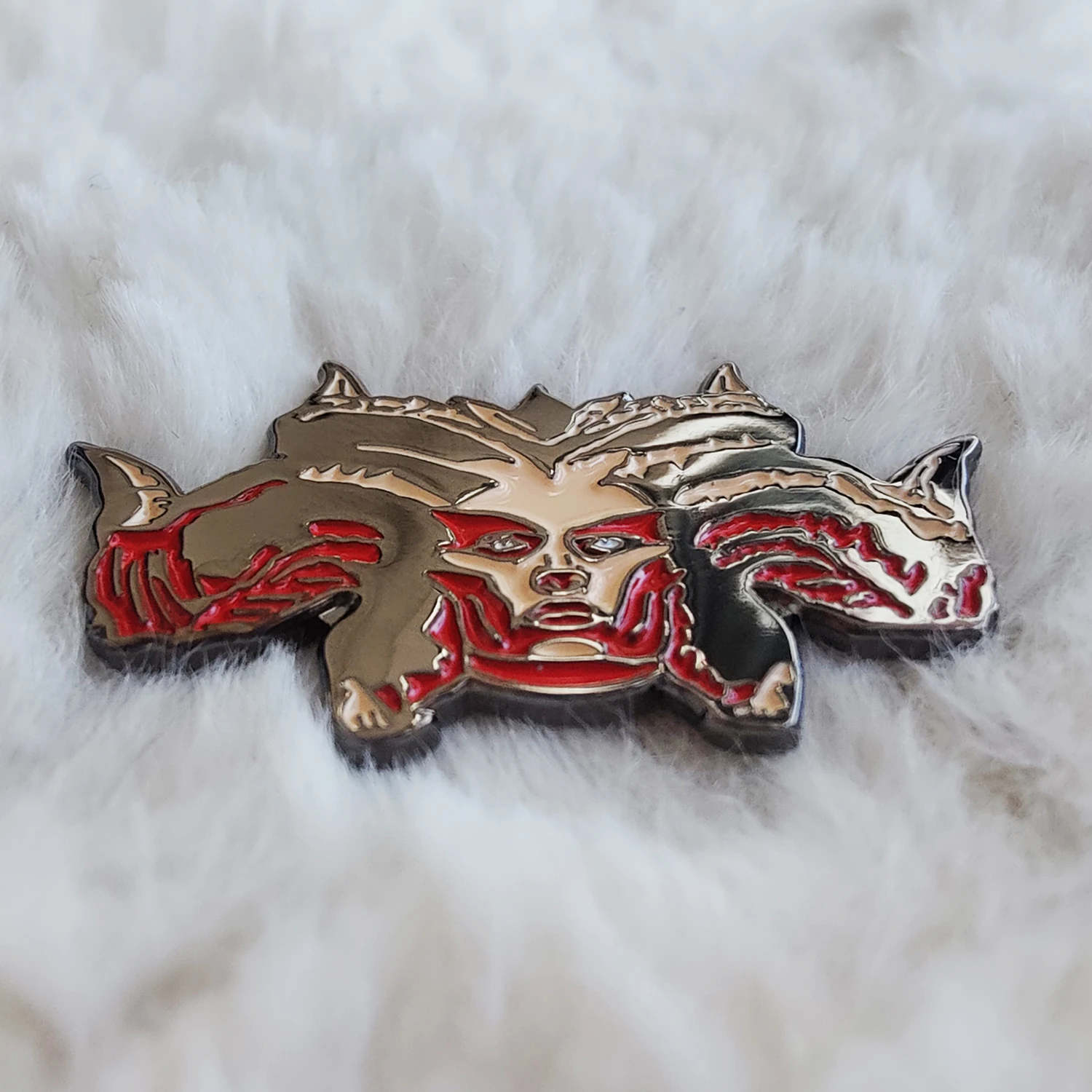 بروش طية صدر السترة مع دبوس المينا Lilith ، شارة معدنية ، ملحق مجوهرات