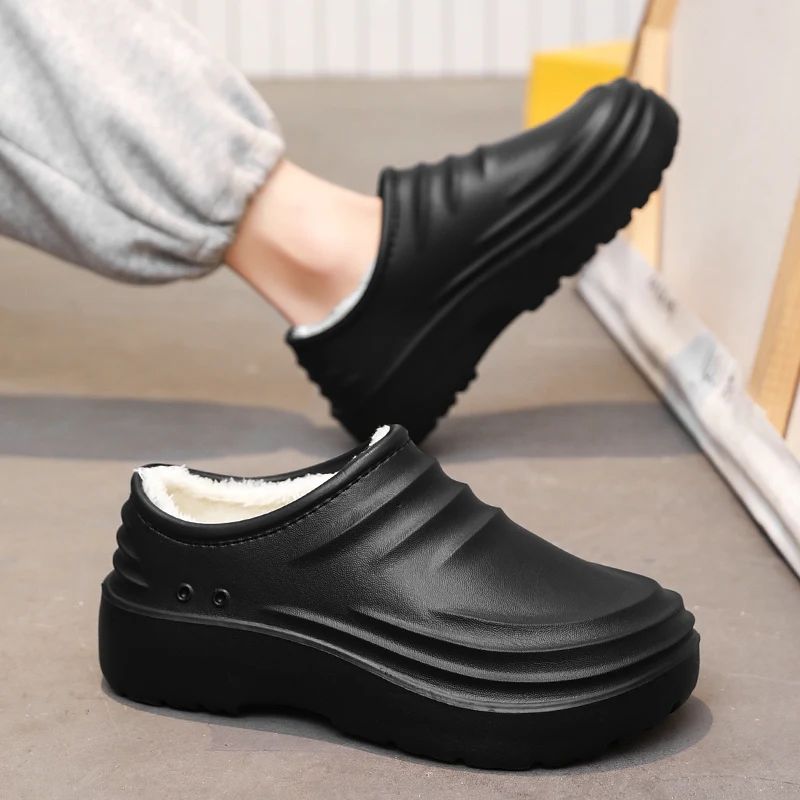 A Pair of Casual and Fashionable Men's Cotton Shoes for Outdoor Wear, Winter Non-Slip, Waterproof, and Wear-Resistant Cotton Shoes with Added Fleece and Thickened Soles, Popular Chef Shoes