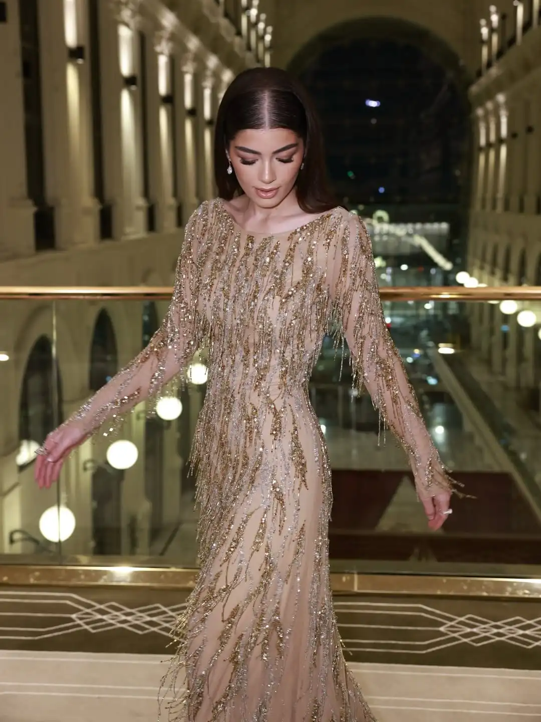 

Luxury Design Trend Sheath Round Neck Sequin Beadng Tassels Detail Fabric Floor Length Elegant Charming Evening Prom Dress