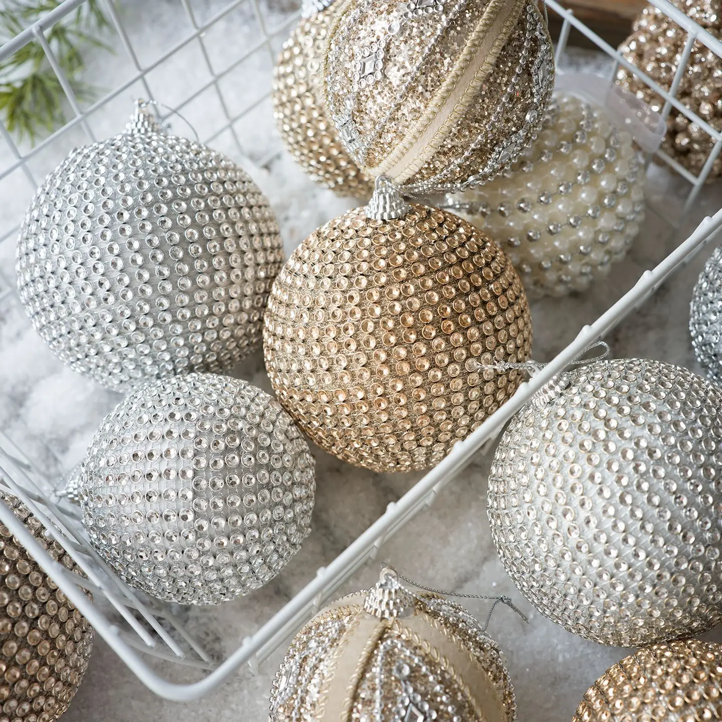 

High-quality Foams Christmas Tree Balls 8/10cm Sequin Christmas Decor hanging Shiny Christmas Tree Pendant Xams Party Supplies