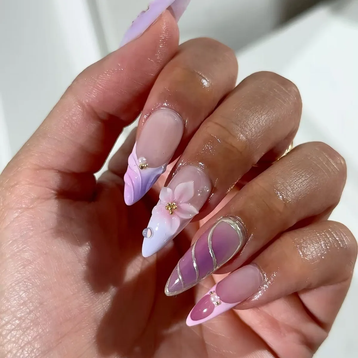 

24Pcs Mid-length Almond Fake Nail with 3D Flower Pearl Design False Nails Press on Purple Smudge Reusable Full Cover Nails Tips