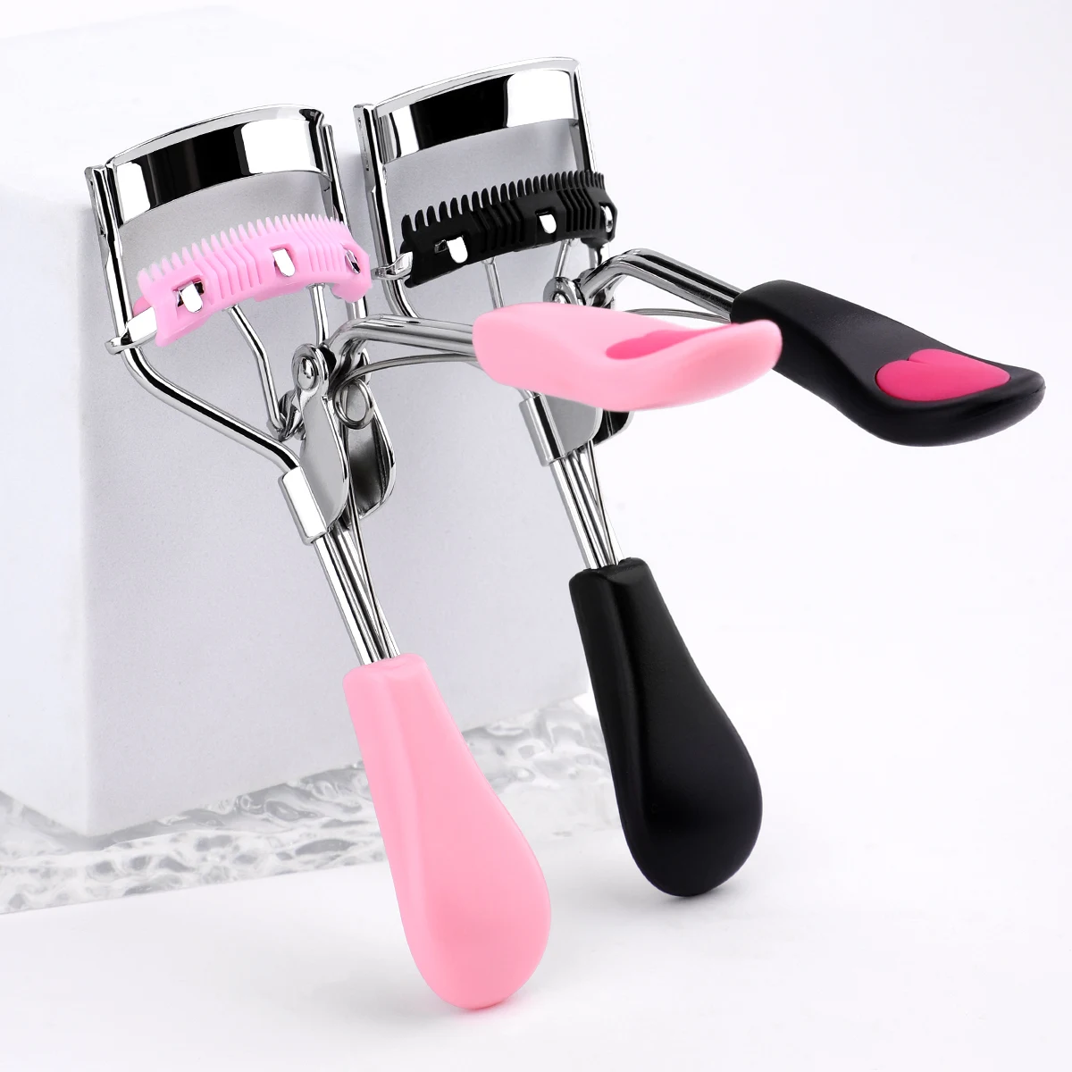 2 szt. Wygodny grzebień do paska w kształcie serca klips do rzęs sprawia, że ​​rzęsy są bardziej kręcone i trwałe, odpowiednie dla początkujących