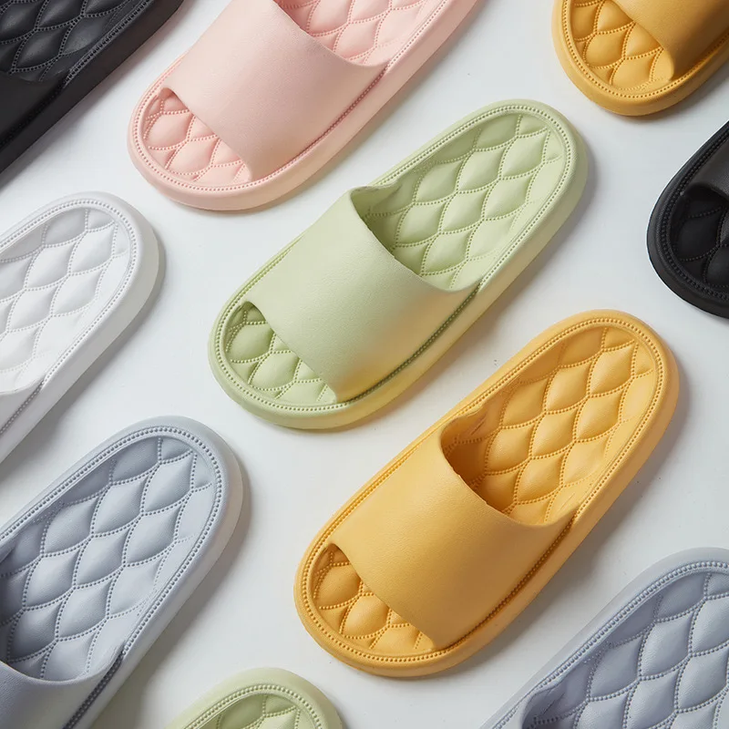 

New cool slippers for summer outdoor wear, anti slip and odor proof, indoor home furnishings