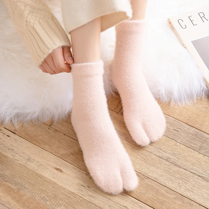 3 Pairs Winter Tabi Socks Woman Girl Short Tube Warm Two Finger Sock Thick Soft Cozy Plush Solid Color Bed Sleep Socks Two Toed