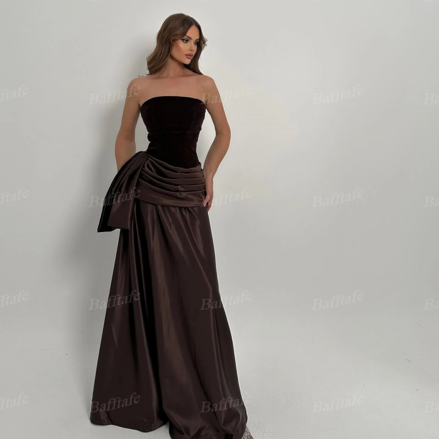 Bafftafe العربية البني الساتان المخملية فساتين لحضور الحفلات الموسيقية الطويلة مخصصة مساء فستان المرأة بدون حمالات طول الأرض فساتين وصيفة الشرف #2