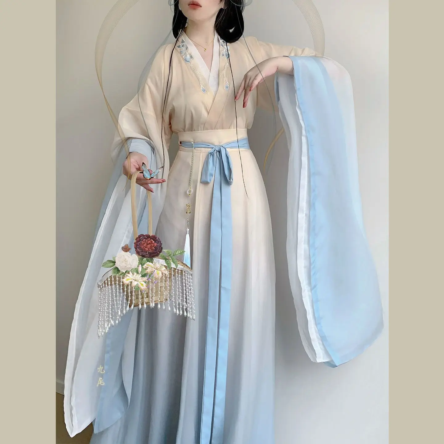 

Wei Jin Dynasty Hanfu Set - Women's Embroidered Cross Collar Wide Sleeve Fairy Tale Costume Daily Wear China Clothes