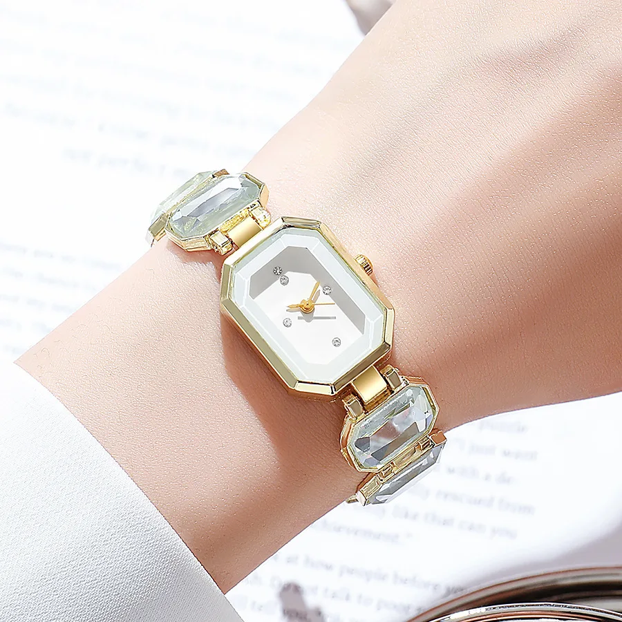 Small Sugar Cube Watch, Big Gem Color Emerald Niche High-End Light Luxury Fashion Bracelet Watch For Women