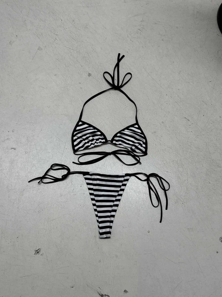 

Hot girl striped bikini two-piece set, triangular cup hanging neck corset, lace up low waisted swimsuit, women's clothing