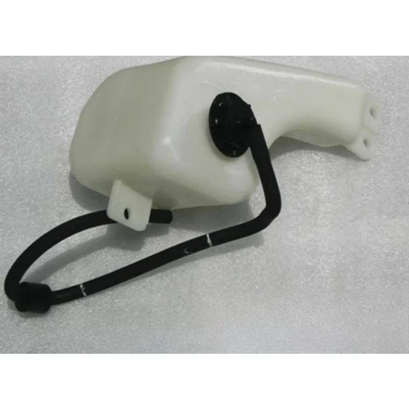 F3-1311100-C2 Coolant Overflow Bottle Expansion Tank Reservoir Tank Assembly for BYD F3 G3 F3R L3  EQEA-1311010 view 4