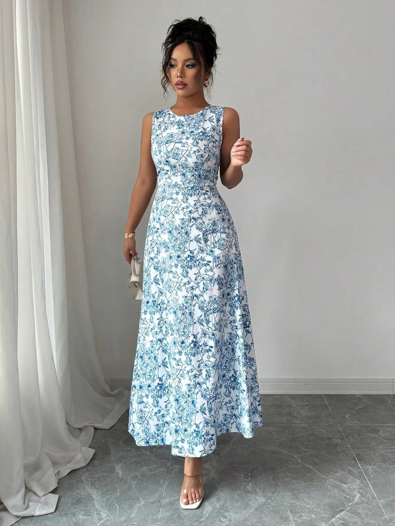 Women's Blue Floral Print Sleeveless Elegant Maxi Dress for Summer