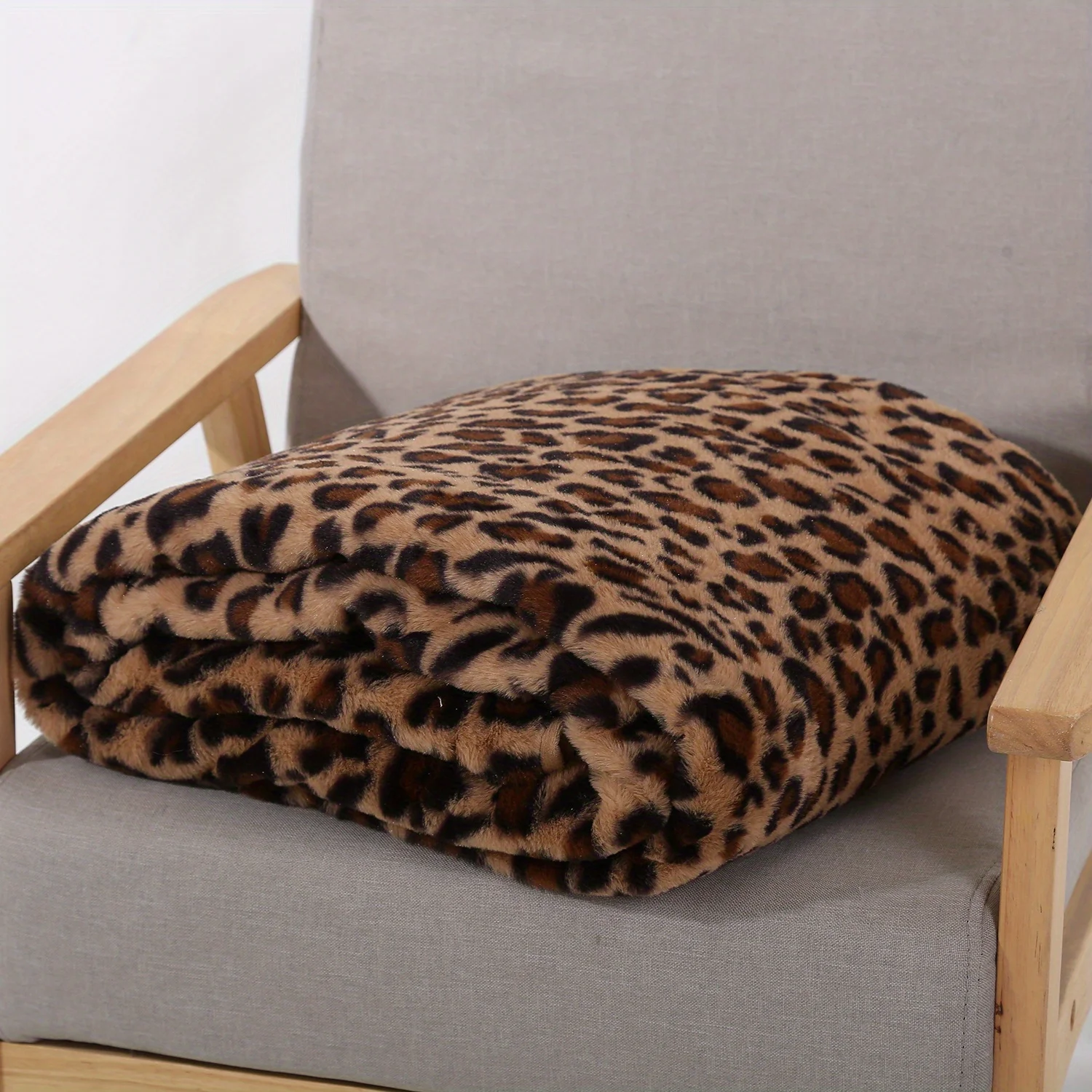 Soft Cozy Luxurious Leopard Print Throw Blanket, Faux Fur, Versatile, All Seasons, Couch, Bed, Office, Travel, Retro Style