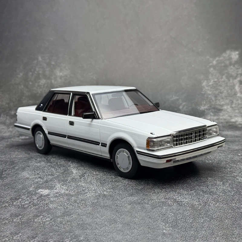 Toyota Crown MS122 – jouets en alliage moulé sous pression, échelle 1:18, voitures Vintage, modèle classique nostalgique, Souvenir pour adultes, cadeaux, affichage statique