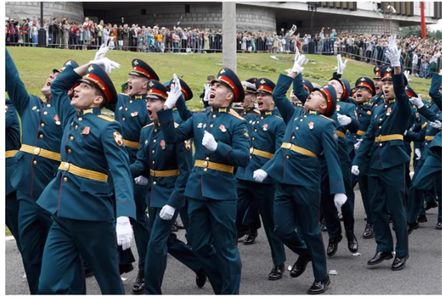 

Russian Army Academy Official Standing Neck Dress Big Eaves Hat Set