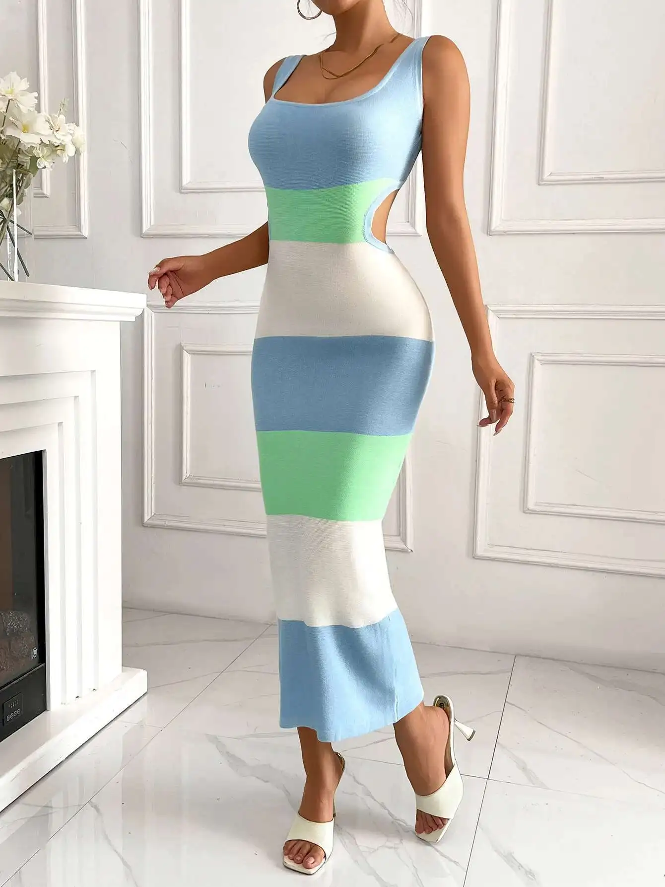 

Spring/summer 2025 New Colorful Stripe Contrasting Sleeveless Bareback Strap Slimming Resort Beach Woolen Jumpsuit Women Party