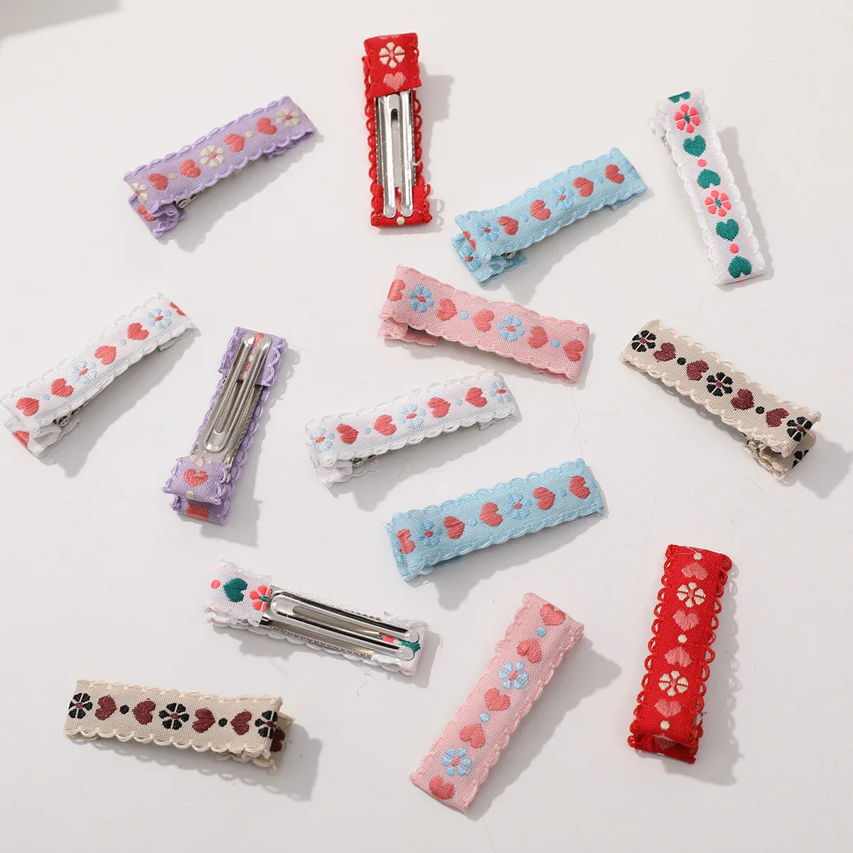 

100PCS/Lot, 5CM Partially Lined Embroidery Flower Ribbon Covered Hair Clips For DIY Hair Accessories
