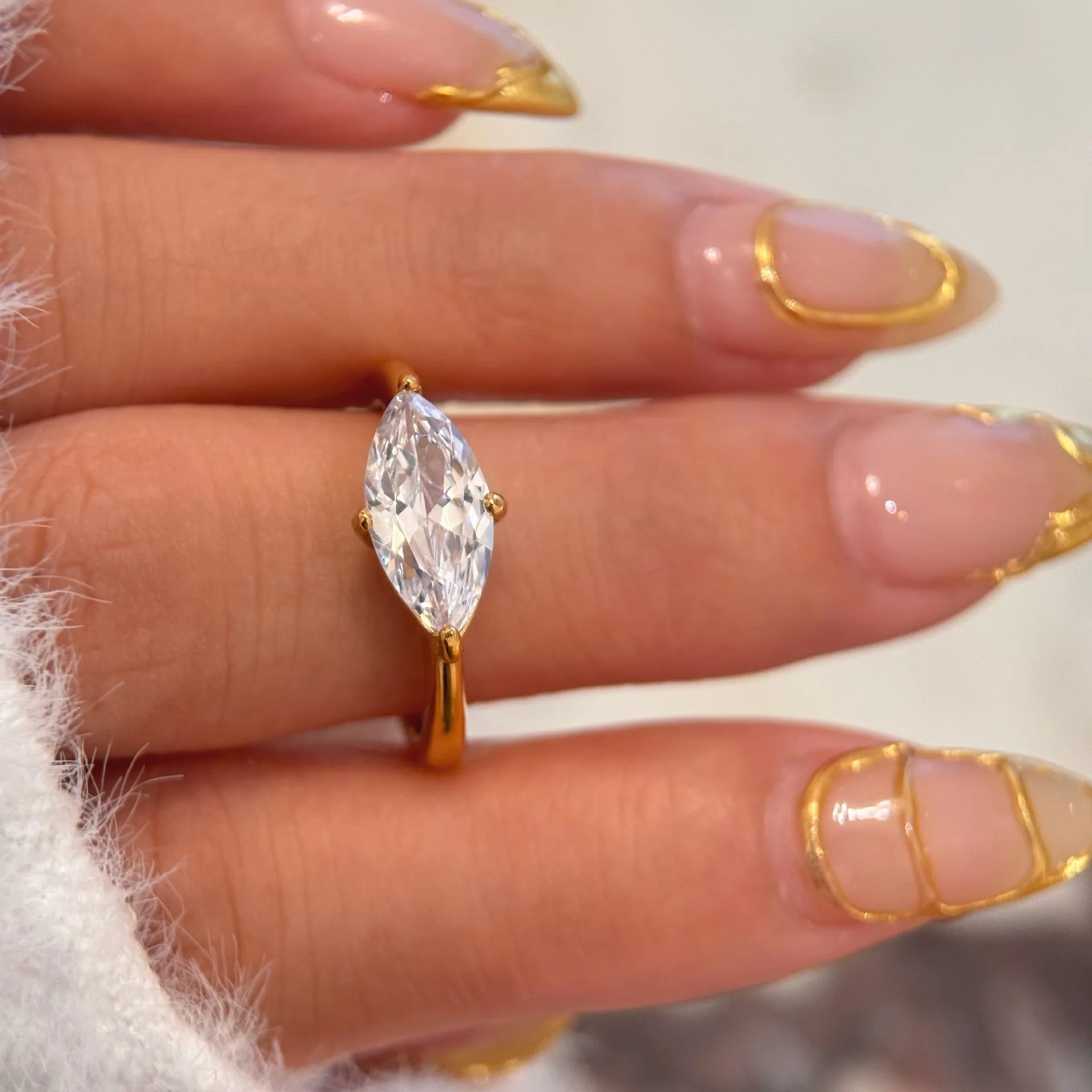 Trendy and fashion single diamonds ring new in wide version horse eye diamond rings for women suitable for daily jewelry