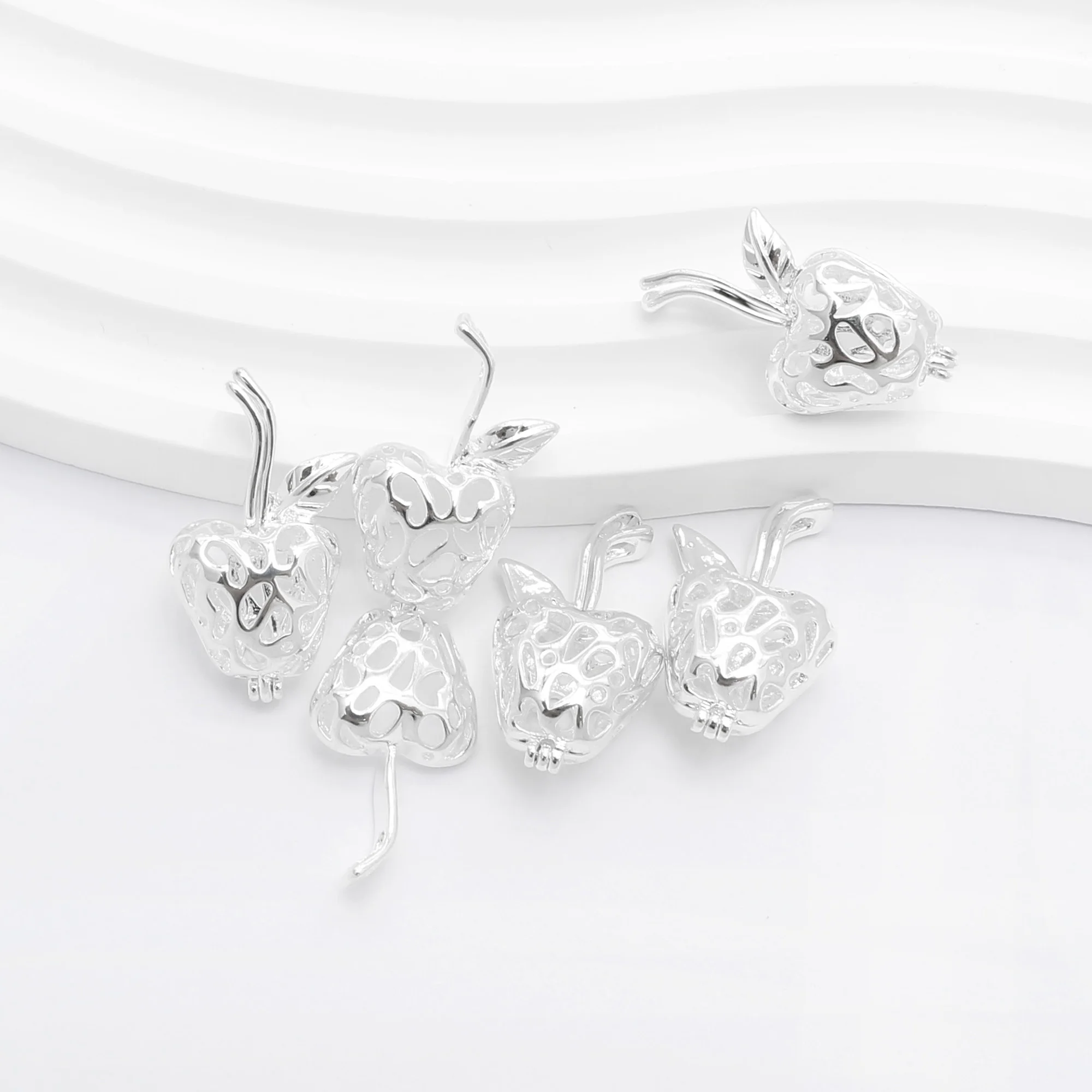 10pcs Cute Apple Pearl Cage Locket Pendants Aromatherapy Essential Oil Diffuser Necklace Locket For DIY Jewelry