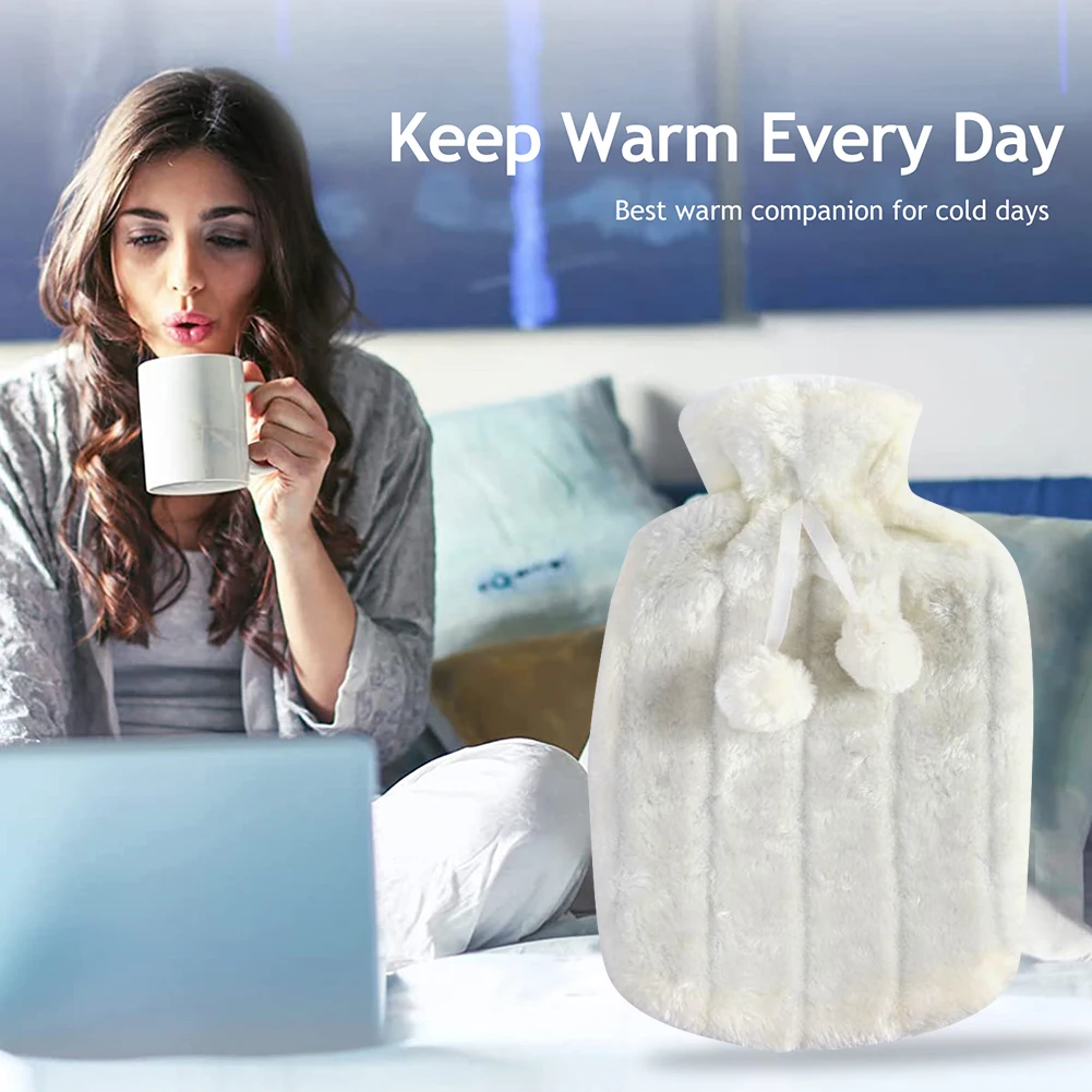 A preservação do calor 2000ml cobre a garrafa de água quente de pelúcia à prova de frio protetora com bola de cabelo capa de saco de água quente macia para o inverno