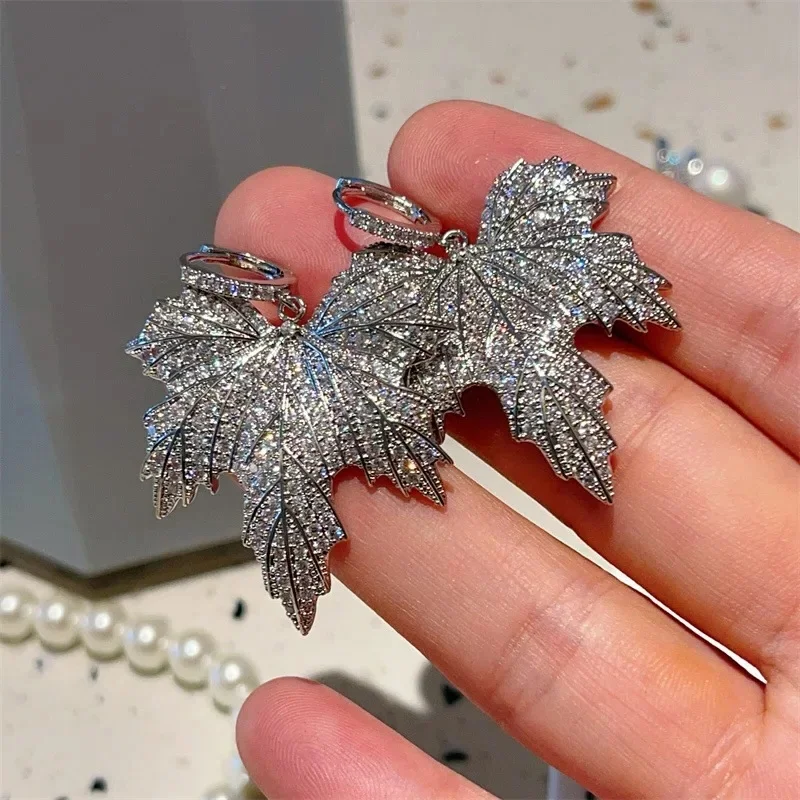 Caoshi kreative Ahornblatt geformte Design Tropfen Ohrringe Frauen Silber Farbe Tanz party weiblichen trend igen Schmuck Phantasie Geburtstags geschenk