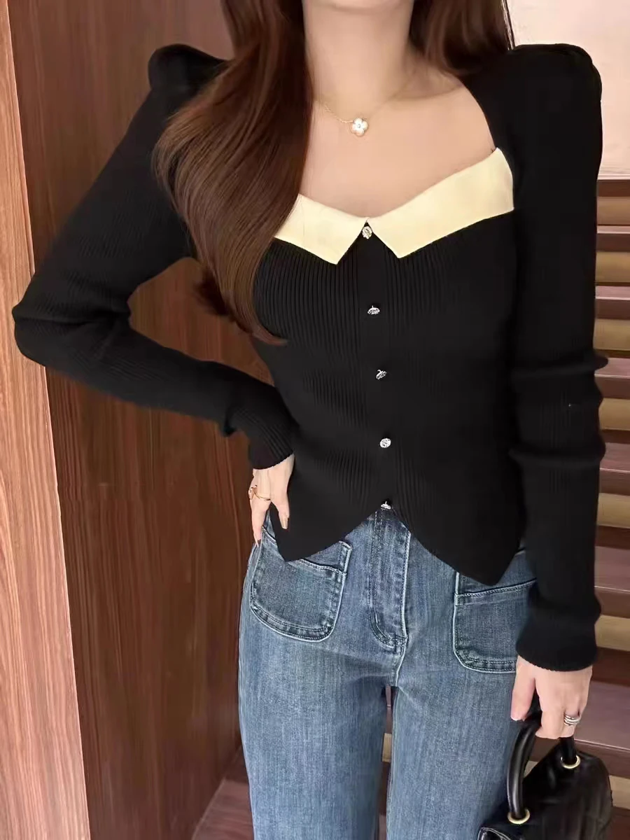 قميص نسائي محبوك بقصة ضيقة للربيع والخريف سترة غير متماثلة بياقة مربعة ملابس داخلية بنمط جميل وأكمام طويلة