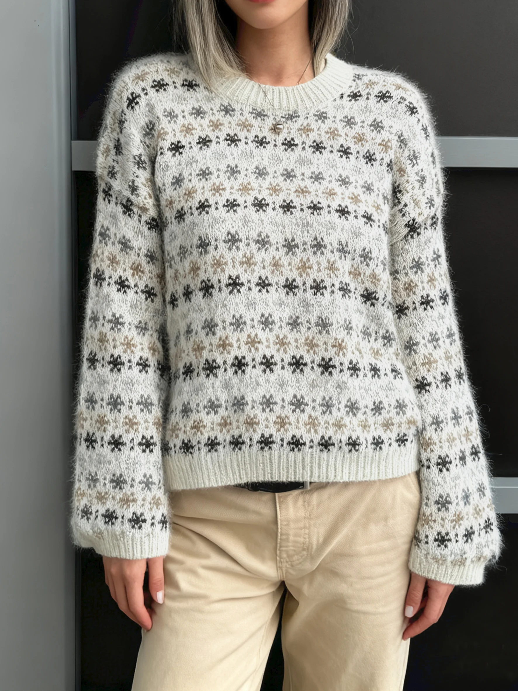 

New Stylish and Elegant Snowflake Striped Casual Everyday Wear Long-Sleeved Women's Round Neck Sweater Pullover