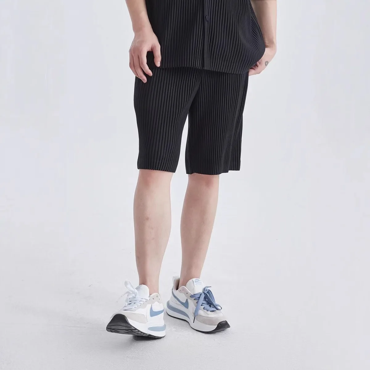 Miyake Summer Men's Pleated Drape Casual Pleated Fashion Trend Casual Five-point Pants Loose Plisse Versatile Youth Shorts