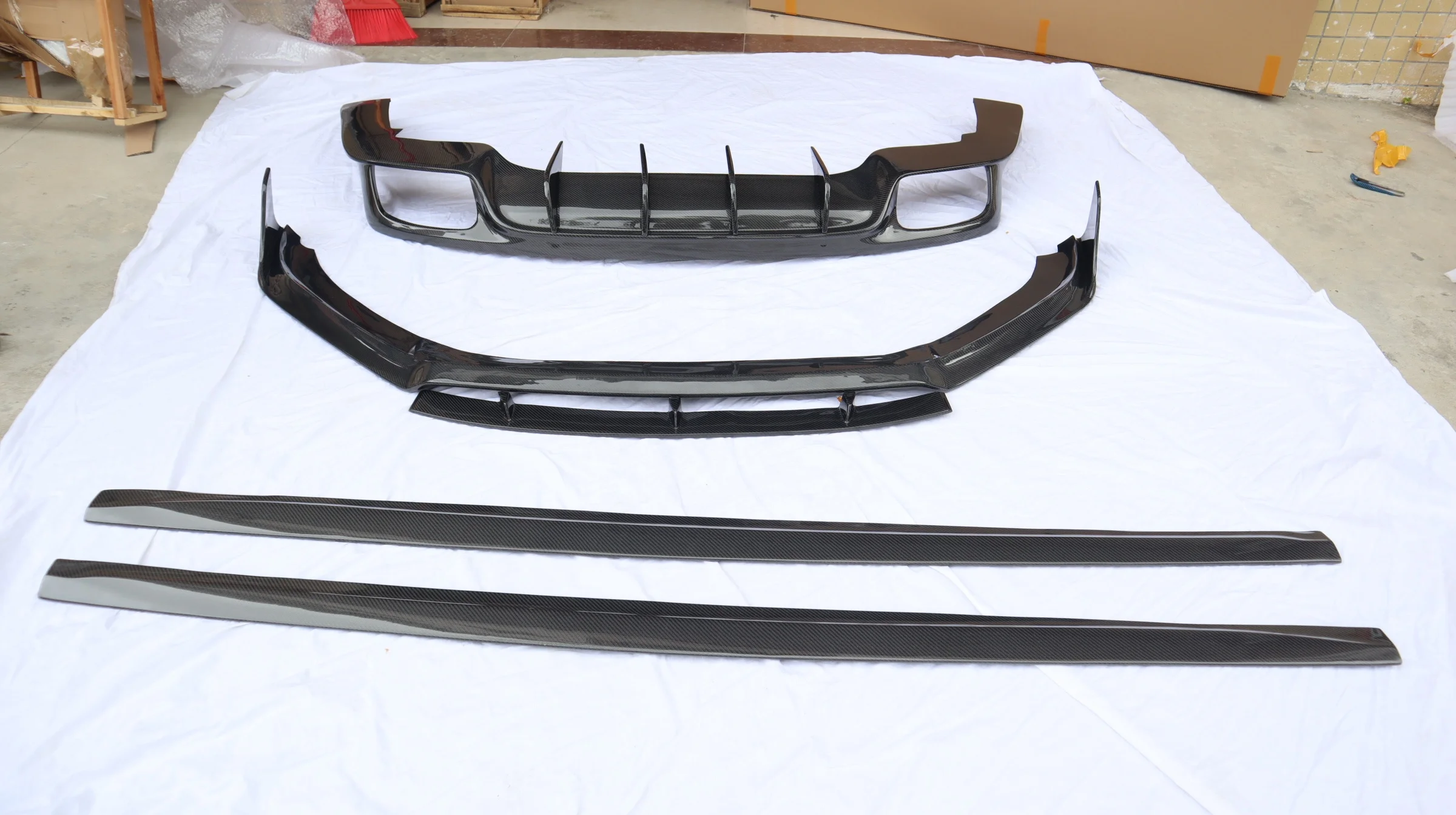 

Panamera 971 GTS/Turbo – Carbon Fiber Front Lip, Side Skirt, Rear Diffuser, Carbon Bumper & Separator, Perfect Accessory