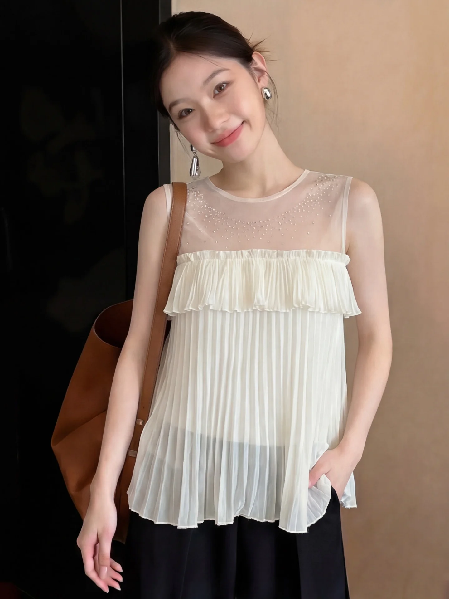 

Elegant Unique Summer New Style Women's Frock Top round Neck Lace Splicing Shiny Mesh Paneling Chiffon Material Sleeveless Vest