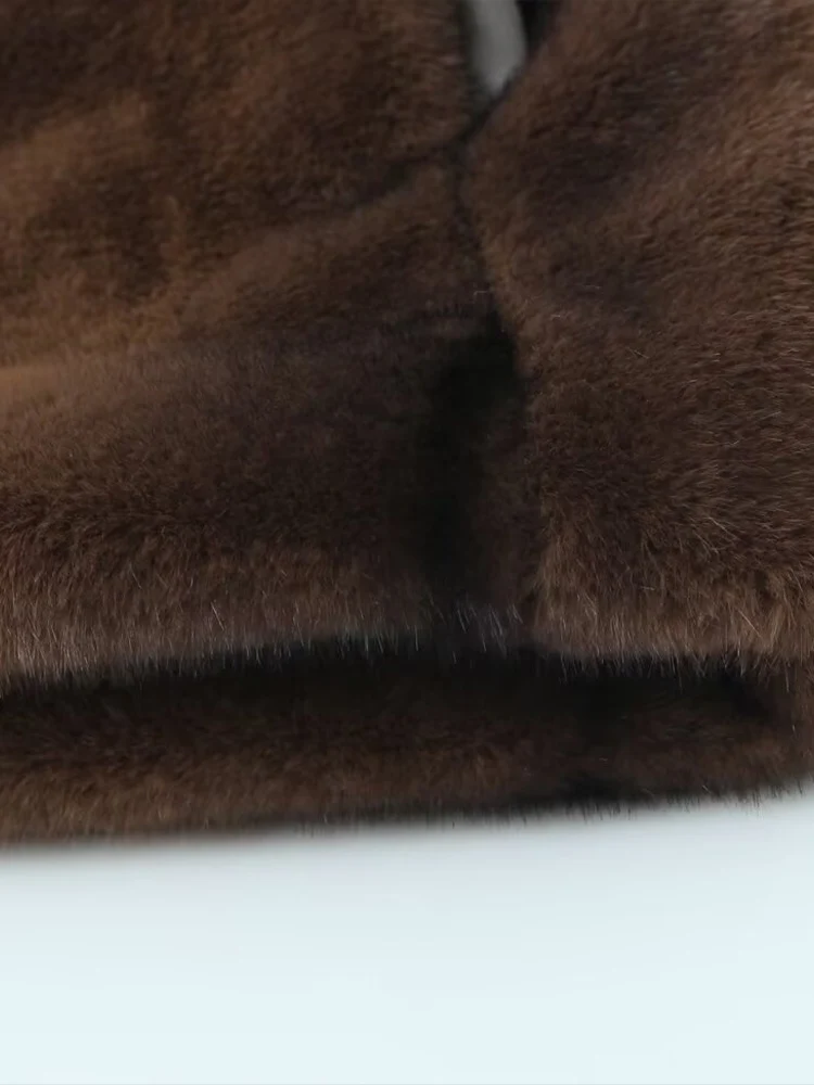 เสื้อผ้าผู้หญิงสไตล์ยุโรปและอเมริกา คอลเลคชั่นฤดูหนาว 2025 กระโปรงสั้นเอวสูงลายขนเฟอร์เทียมสไตล์ฝรั่งเศสย้อนยุค