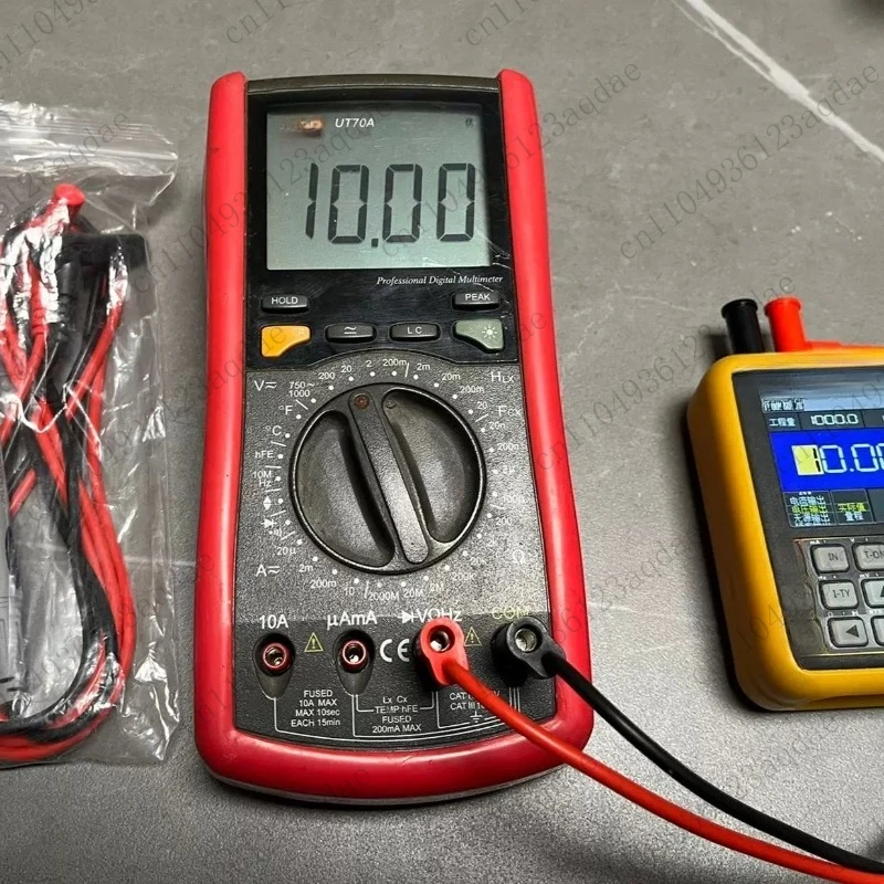 Multimètre numérique portable True RMS UT70A d'occasion