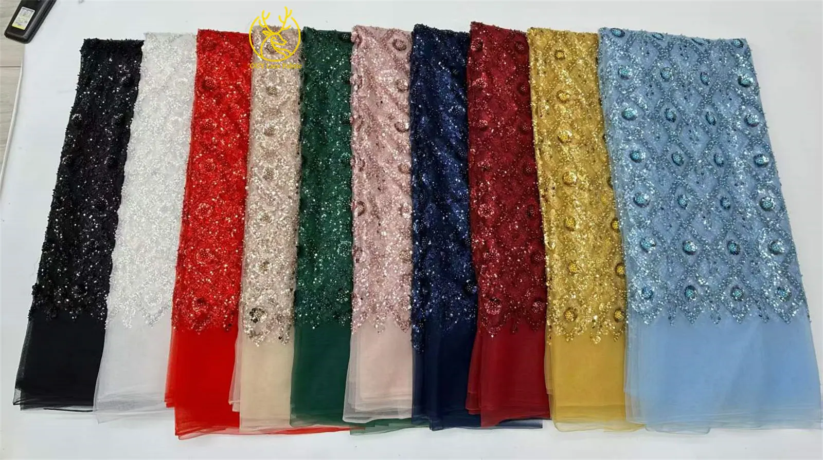 Wunderschöner afrikanischer nigerianischer Pailletten-Spitzenstoff in Diamantform, 2026, hochwertiger französischer Tüll zum Nähen von Abendkleidern – Detail 3