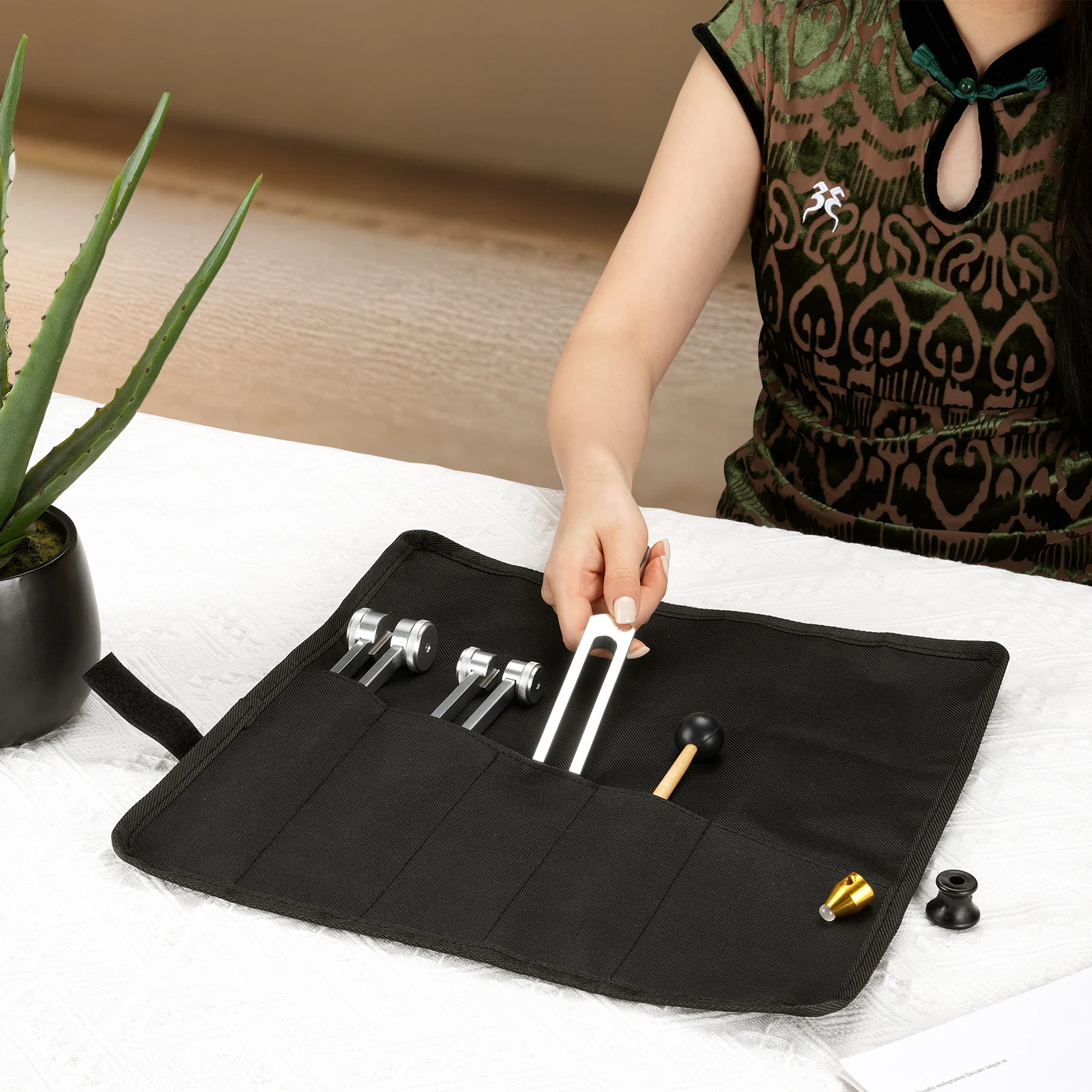 

Профессиональный набор алюминиевых камертонов 128 Гц 256 Гц 512 Гц для звуковой терапии, балансировки чакр и медитации с молотком