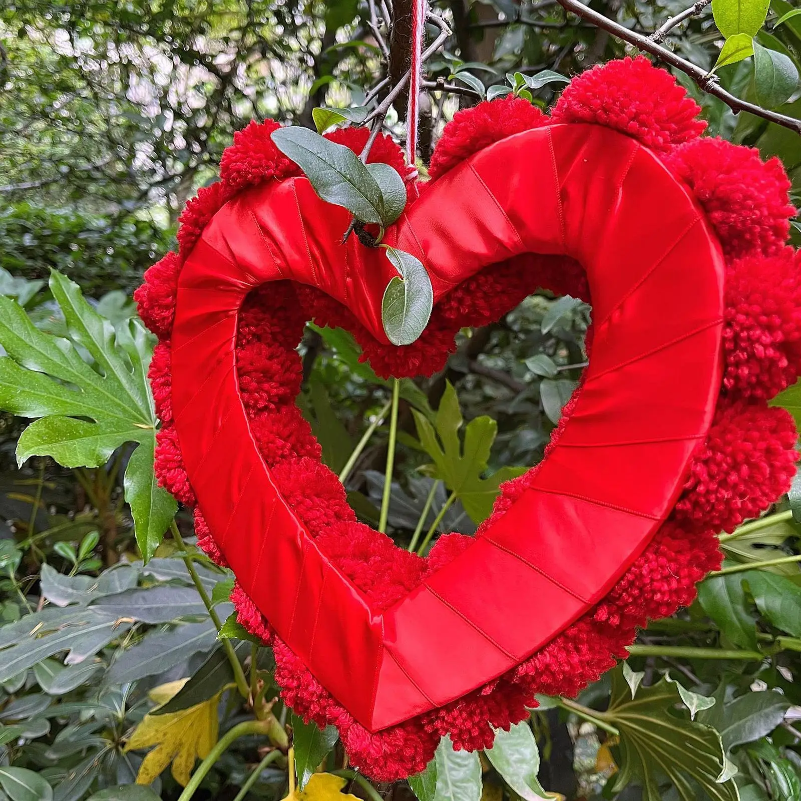 Valentines Day Wreath Heart Shape Wreath for Spring Festival New Year Indoor