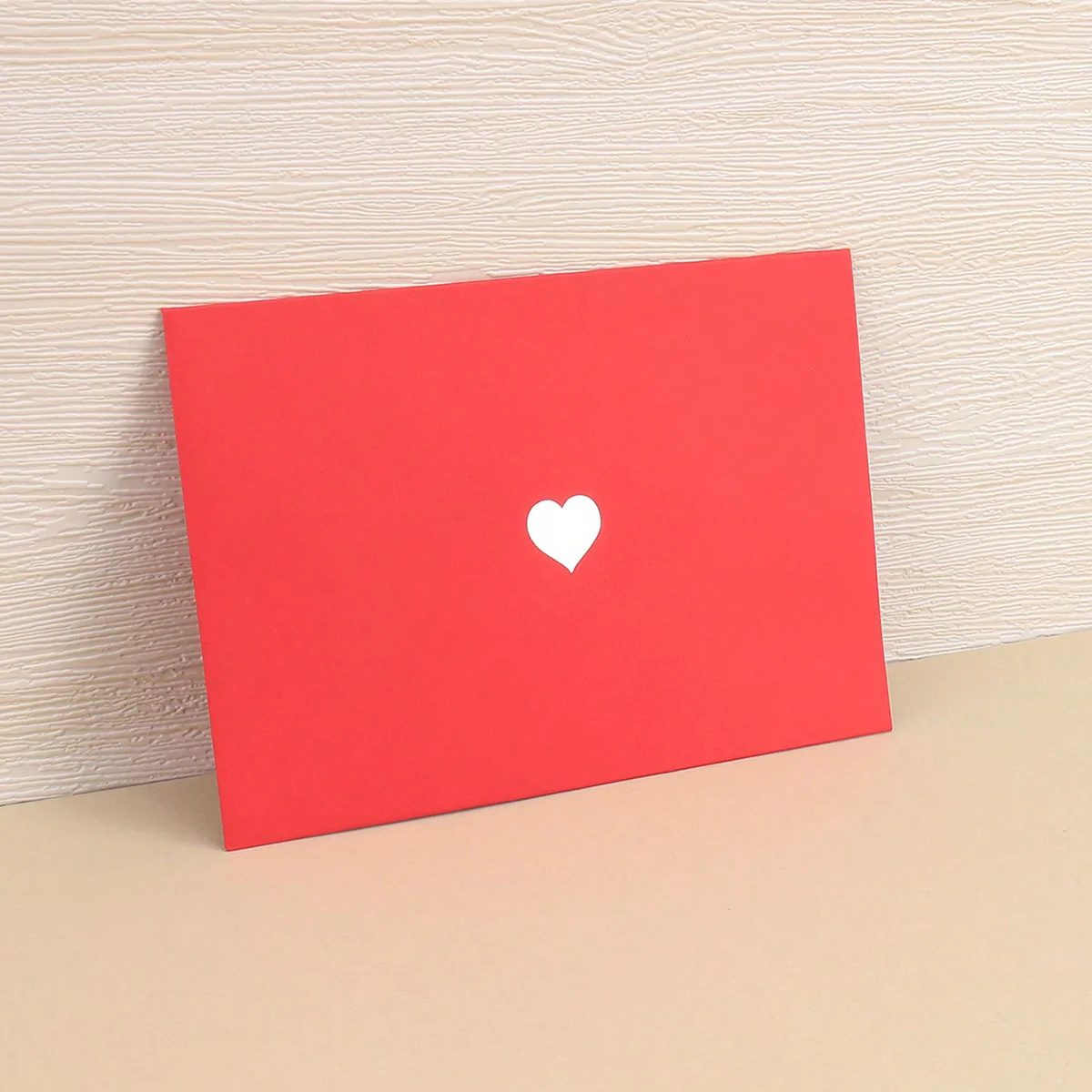 4pcs/set red cover envelopes for holiday greetings and party invitations (with heart pattern on the back) holiday decoration