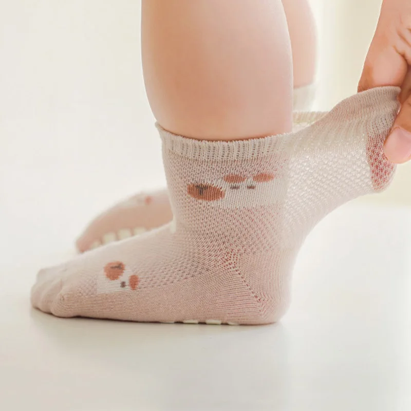 5 Paar rutschfeste Kindersocken mit niedlichem Cartoon-Muster für Kinder, Jungen und Mädchen, Bodensocken, bequem, atmungsaktiv, für Kleinkinder – Detail 3