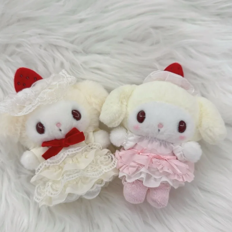 دمية محشوة على شكل كعكة الفراولة من سانريو، قلادة على شكل هيلو كيتي بفراولة بيضاء، ألعاب حيوانات محشوة للتعليق