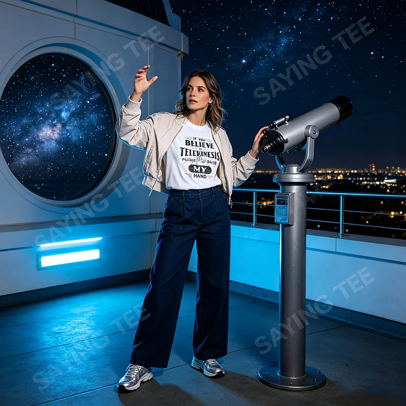 Wenn Sie an Telekinese glauben, bitte heben Sie meine Hand an – Humor-T-Shirt im Y2K-Stil, personalisiertes Spruch-T-Shirt, Humor-T-Shirt für Damen und Herren – Detail 5
