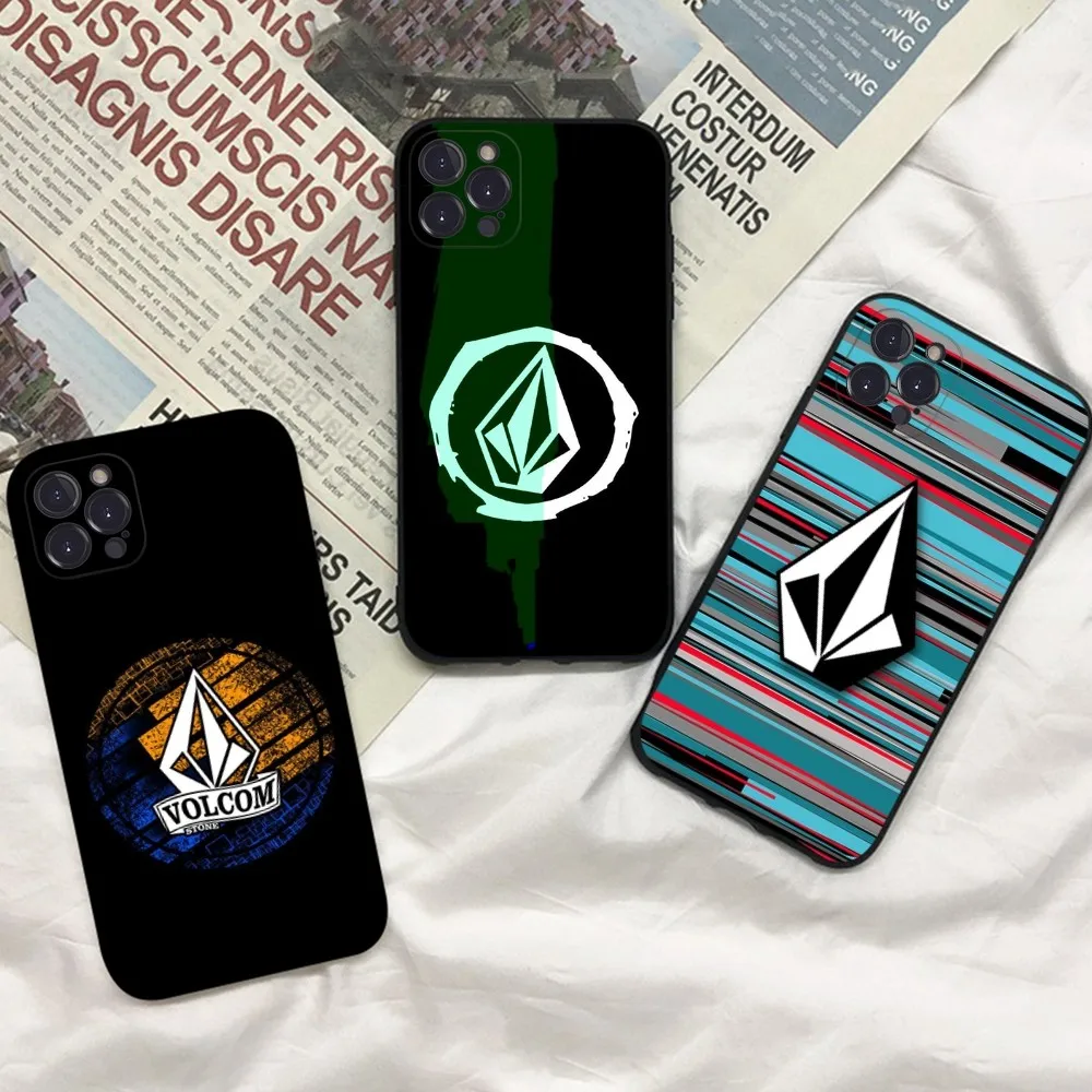 Luxury V-Volcom Phone Case For iPhone 15 14 11 12 13 Mini Pro XS Max Cover 6 7 8 Plus X XR SE 2020 Funda Shell