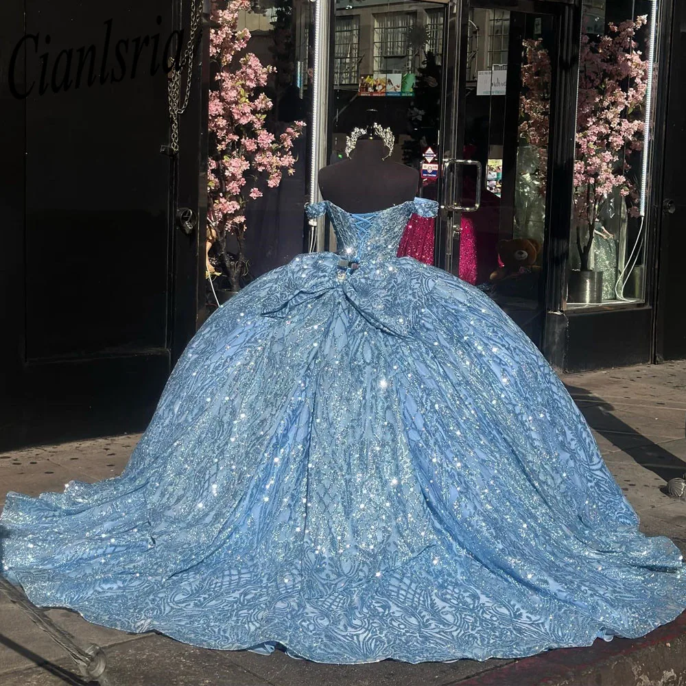 Abito da ballo con paillettes di cristallo glitterato azzurro abito Quinceanera con spalle scoperte Illusion Bow corsetto Sweet Vestidos De XV asenos