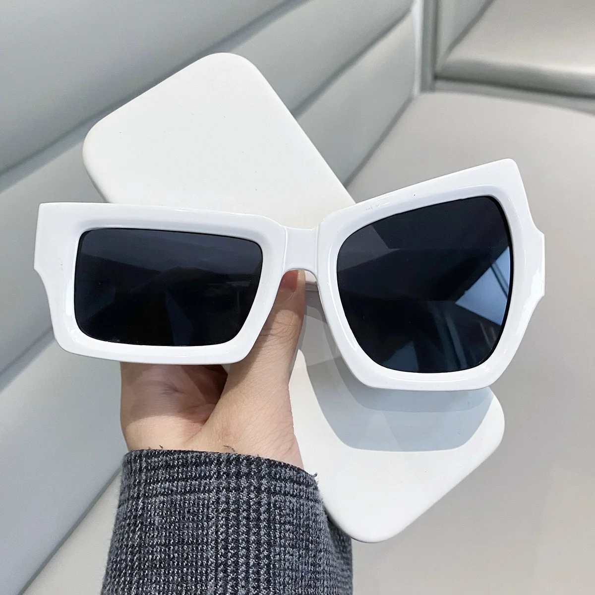 

Fashion Irregular Square Sunglasses for Men/Women - Funny Asymmetrical Designer Sun Glasses Party Personality Shades 선글라스