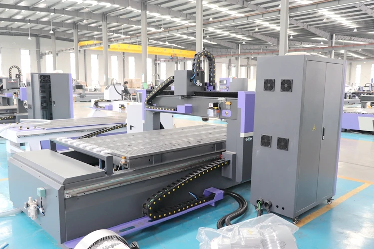 Picture 6: ATC Wood Carving Milling Cutting Cnc Machinery AKM1325C ATC CNC Router With Syntec Controller And Servo Motor For Wood