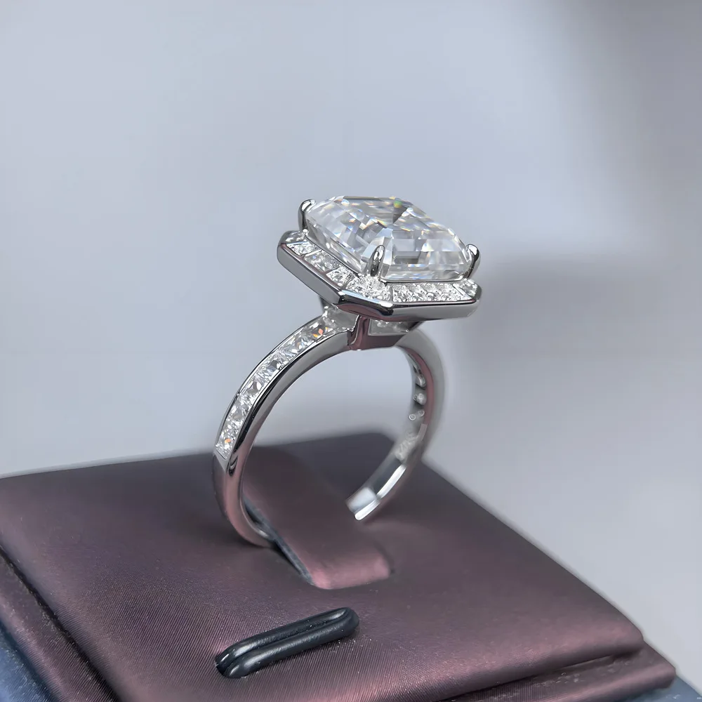 S925 الروديوم مطلي الفضة 5CT D اللون Asscher قطع مويسانيتي 10x10 مللي متر السكر مكعب الدائري للنساء ، مجوهرات رائعة