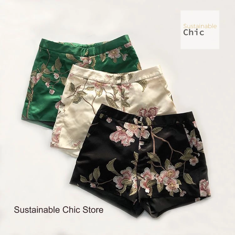 Fashion design summer new Joker full-body printed hip-lifting Chinese shorts female Chinese style floral retro cheongsam pants.
