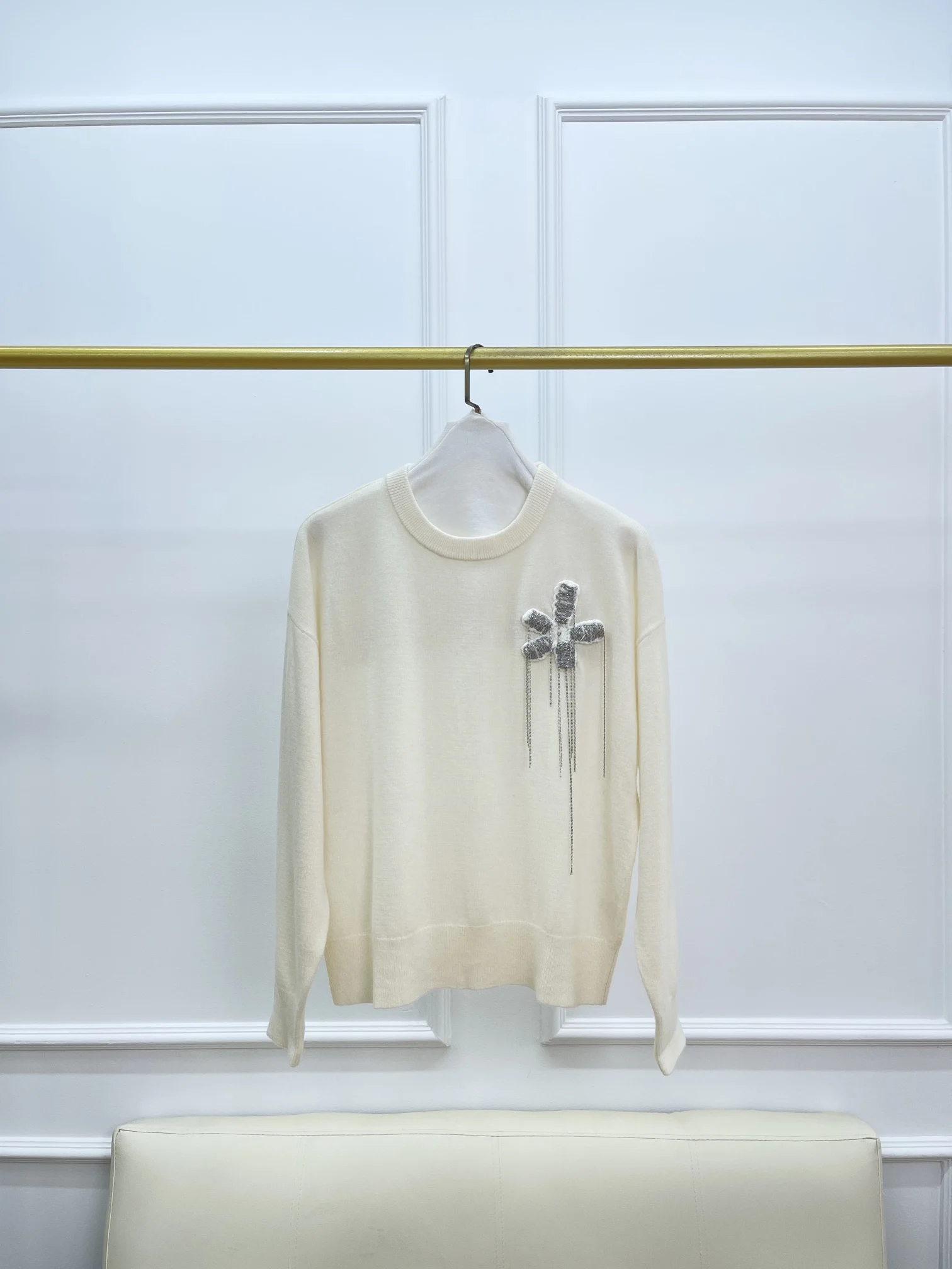 Cashmere exquisitely decorated long sleeve sweater