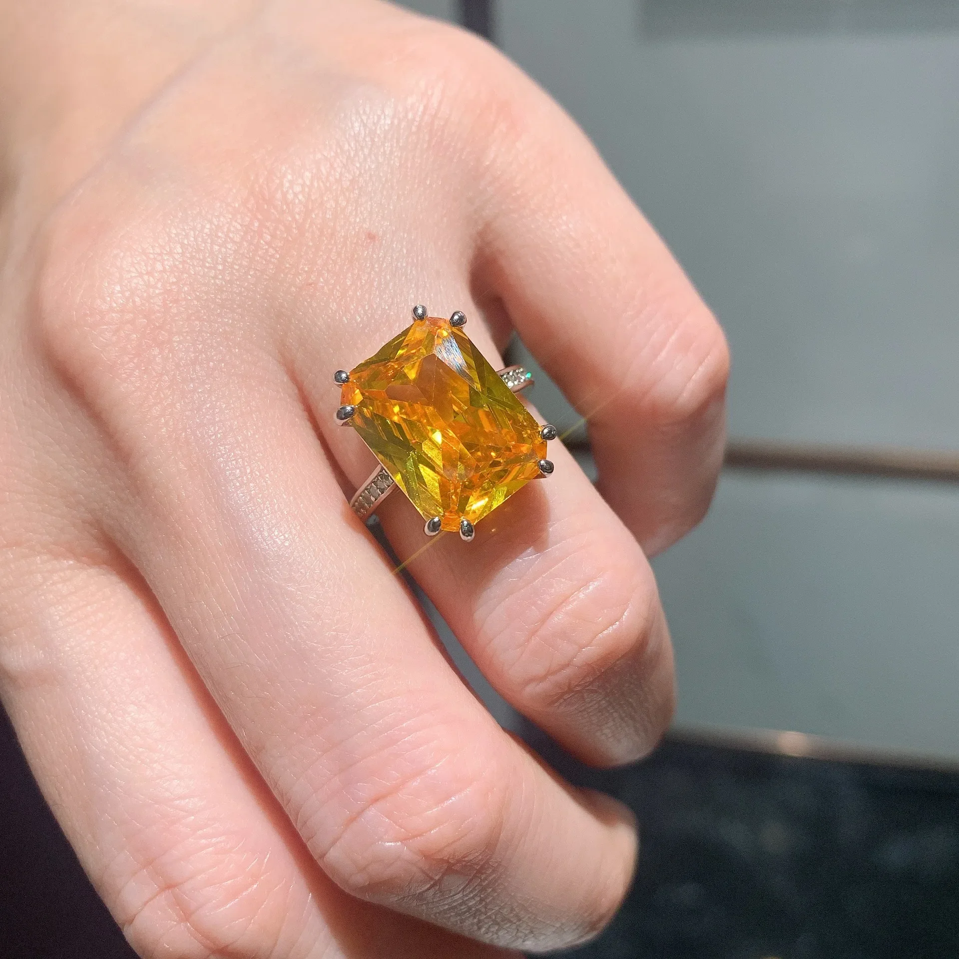 NewJewelry Korean Version of Ins Trendy European and American Fashion Simulation Yellow Diamond Palaiba Live Ring 12 * 16